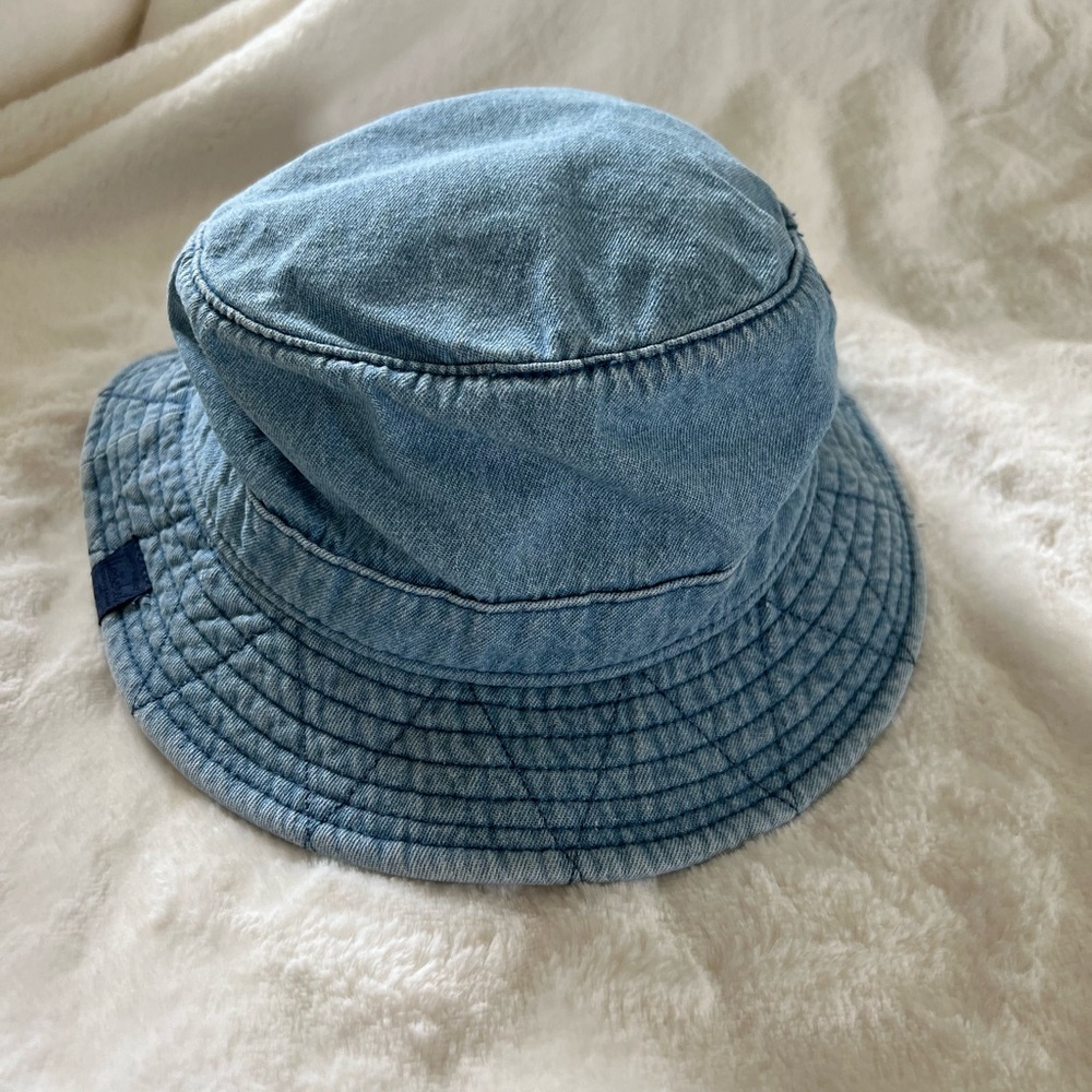 The Herschel denim bucket hot